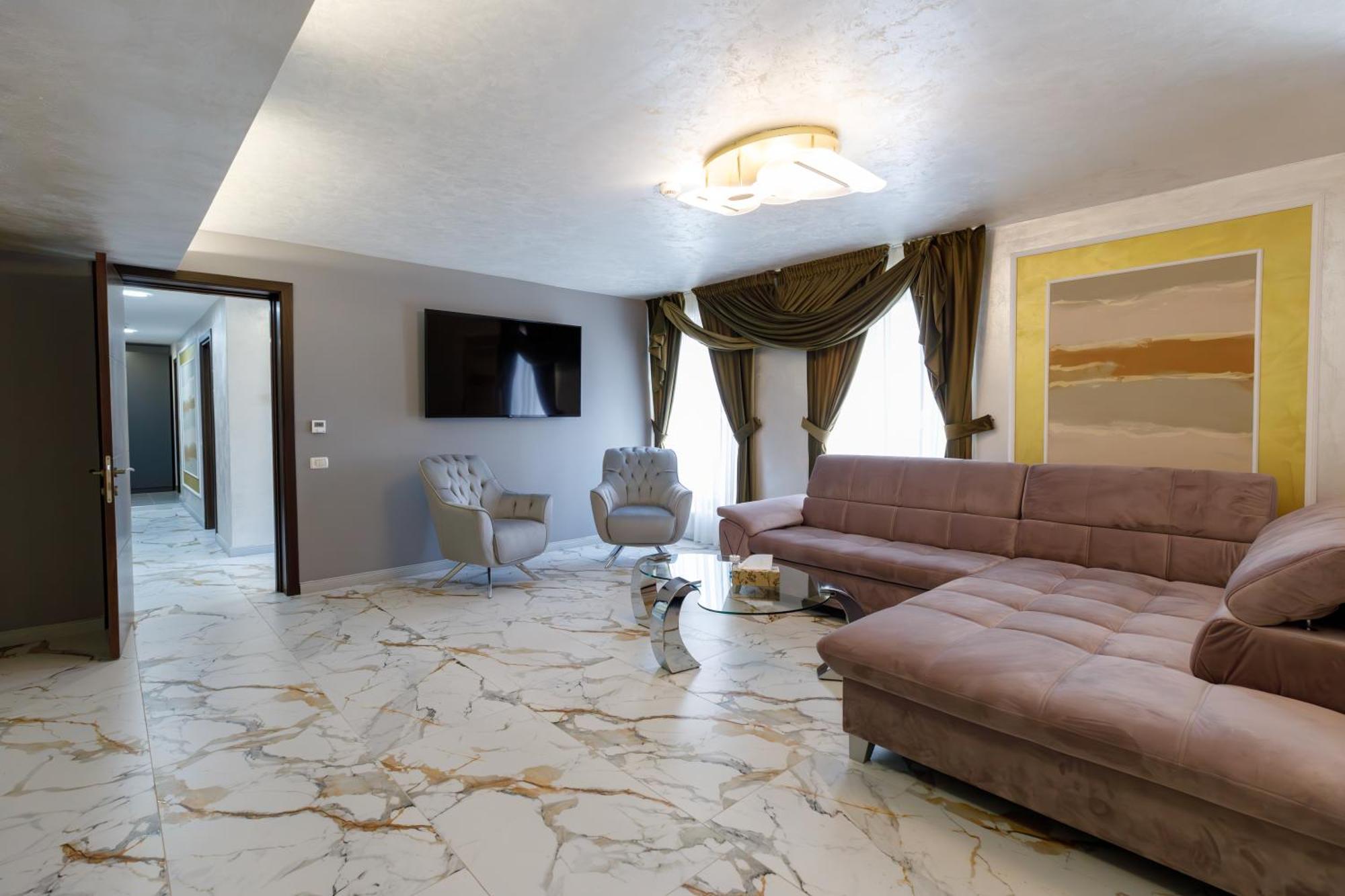 River Place Piteşti Extérieur photo