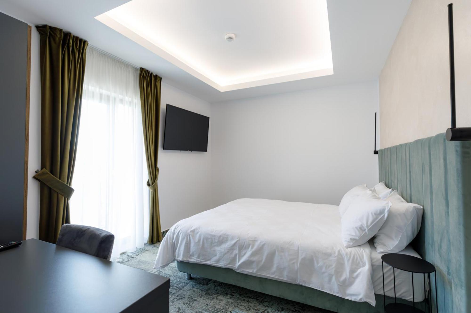 River Place Piteşti Extérieur photo