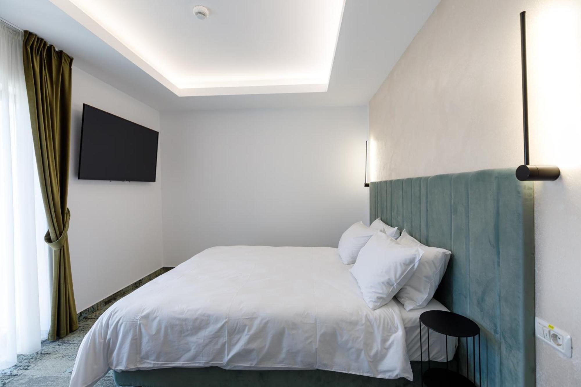 River Place Piteşti Extérieur photo
