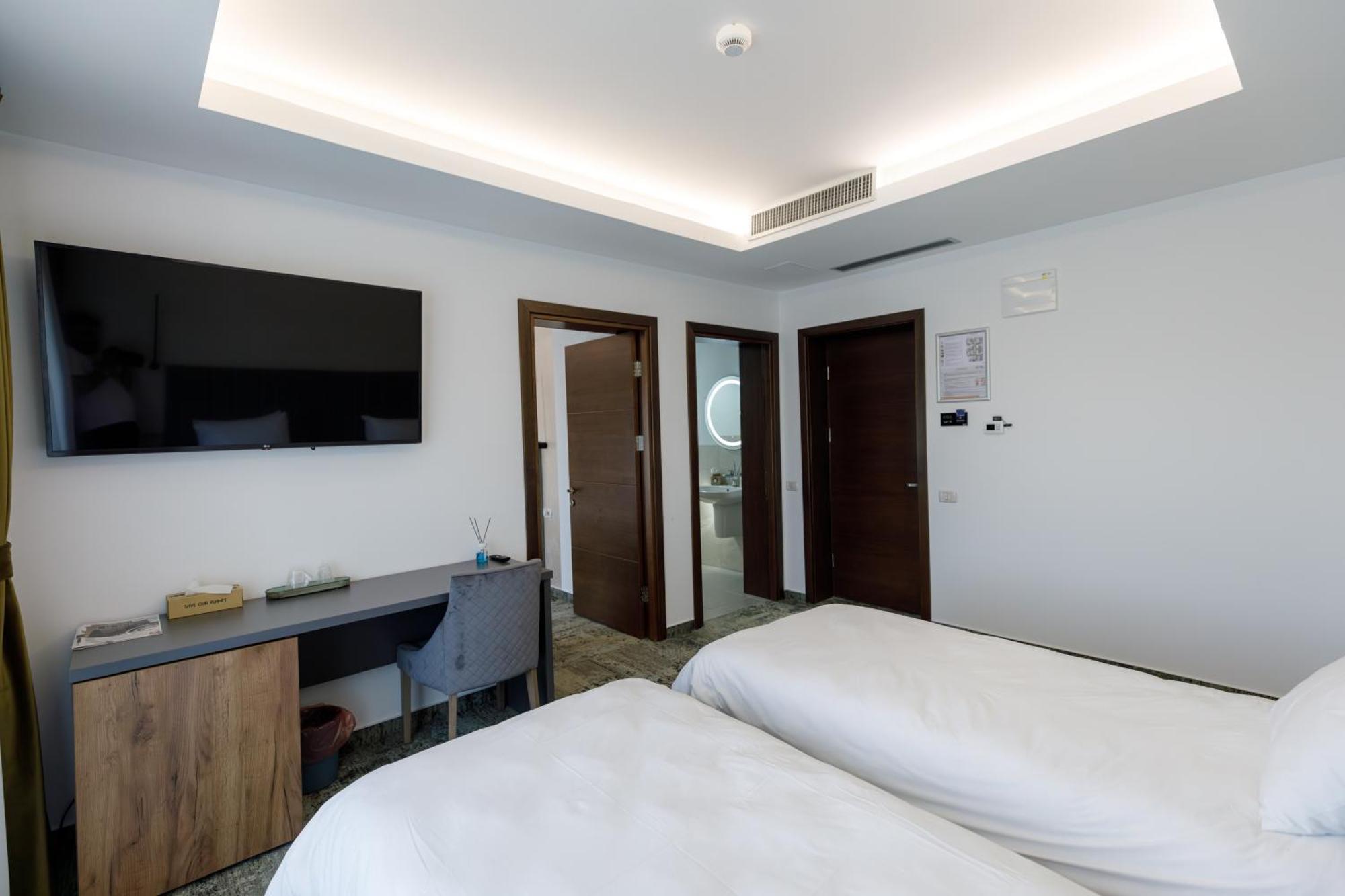 River Place Piteşti Extérieur photo