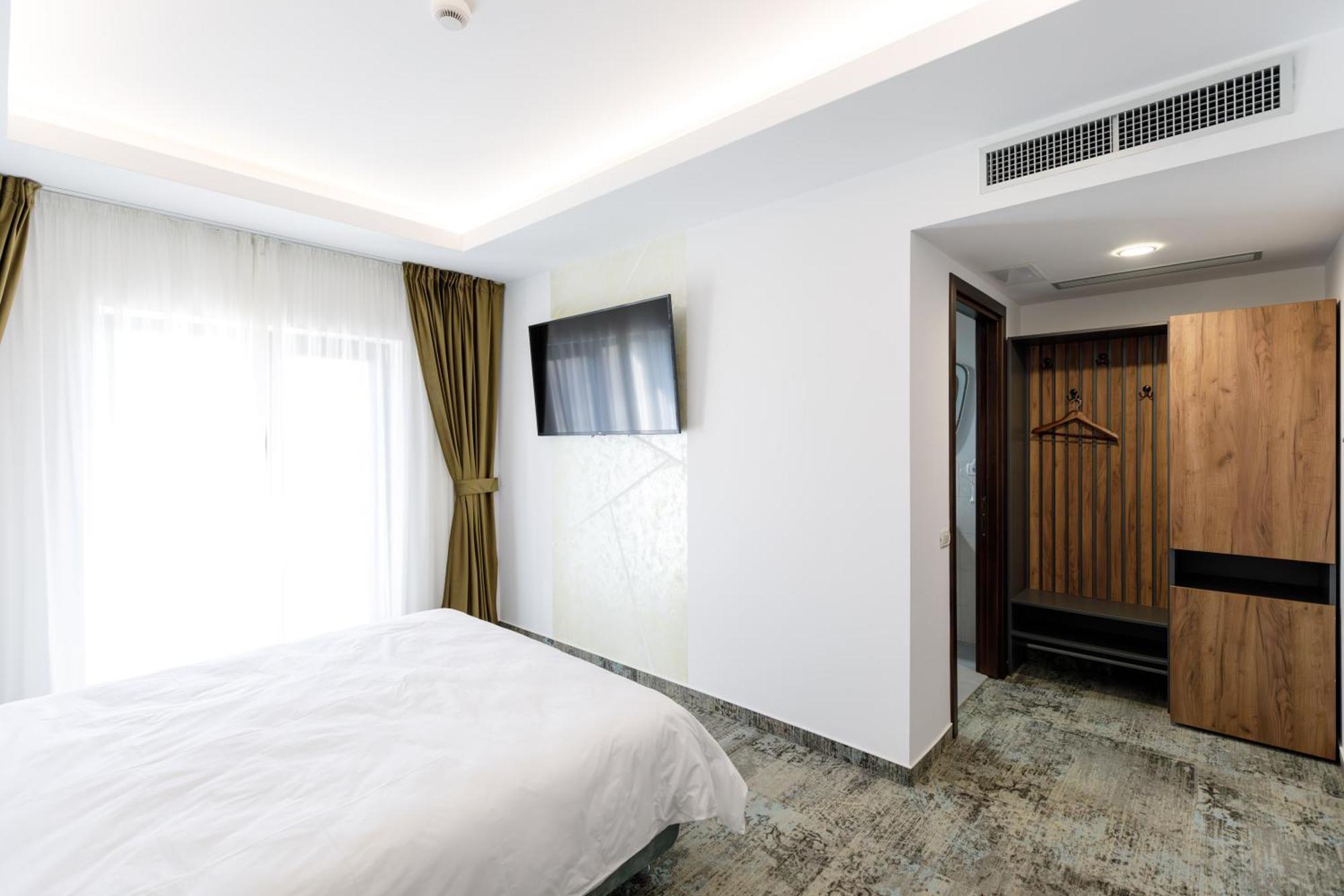 River Place Piteşti Extérieur photo