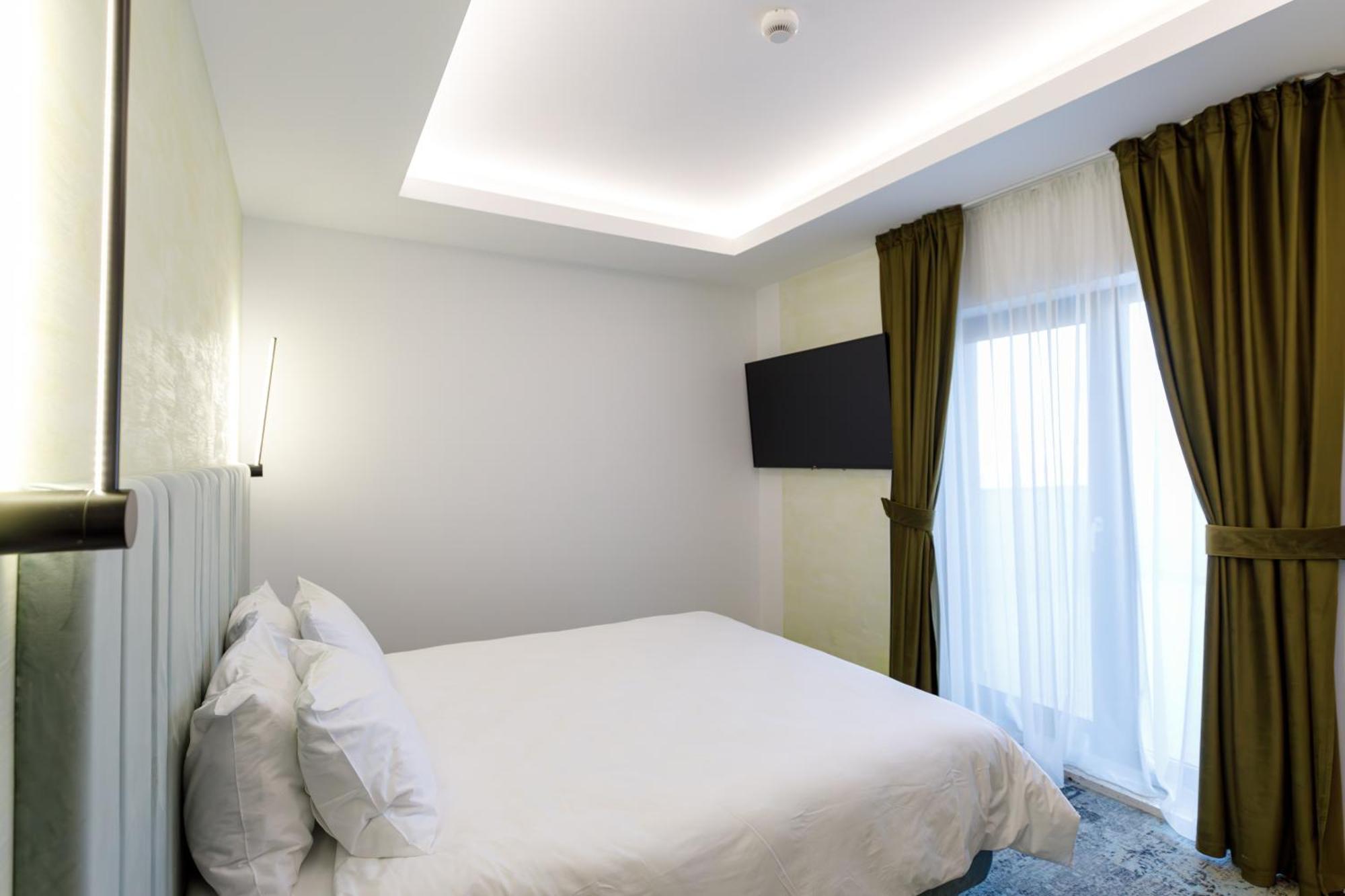 River Place Piteşti Extérieur photo